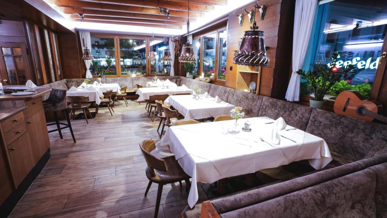 Tiroler Weinstube Seefeld no Tirol Exterior foto