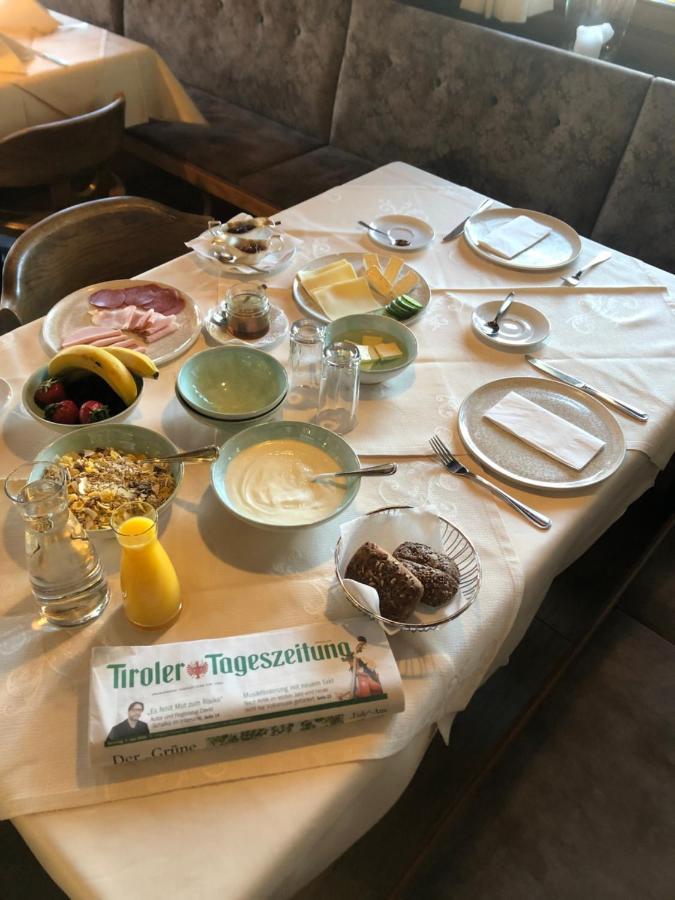 Tiroler Weinstube Seefeld no Tirol Exterior foto