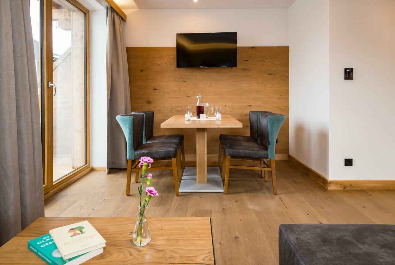 Tiroler Weinstube Seefeld no Tirol Exterior foto