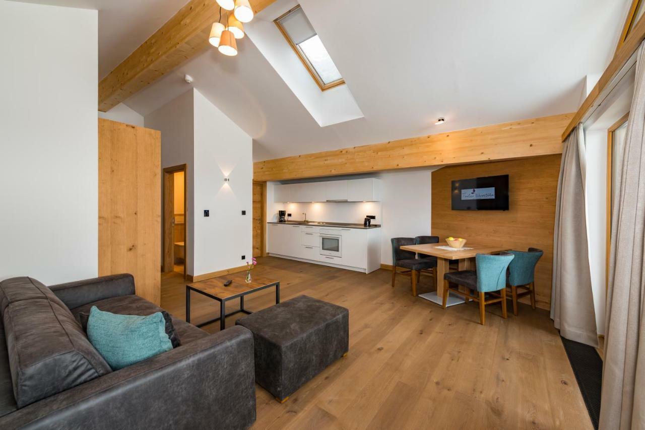 Tiroler Weinstube Seefeld no Tirol Exterior foto